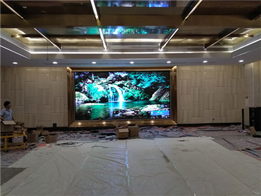 饭店大堂安装室内全彩LED显示屏效果