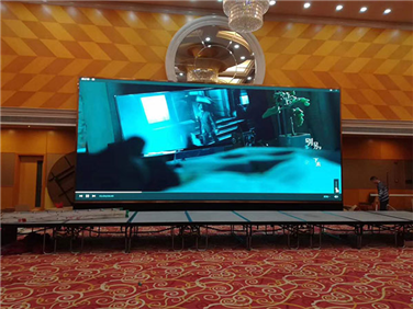 酒店内安装LED室内全彩显示屏实景图